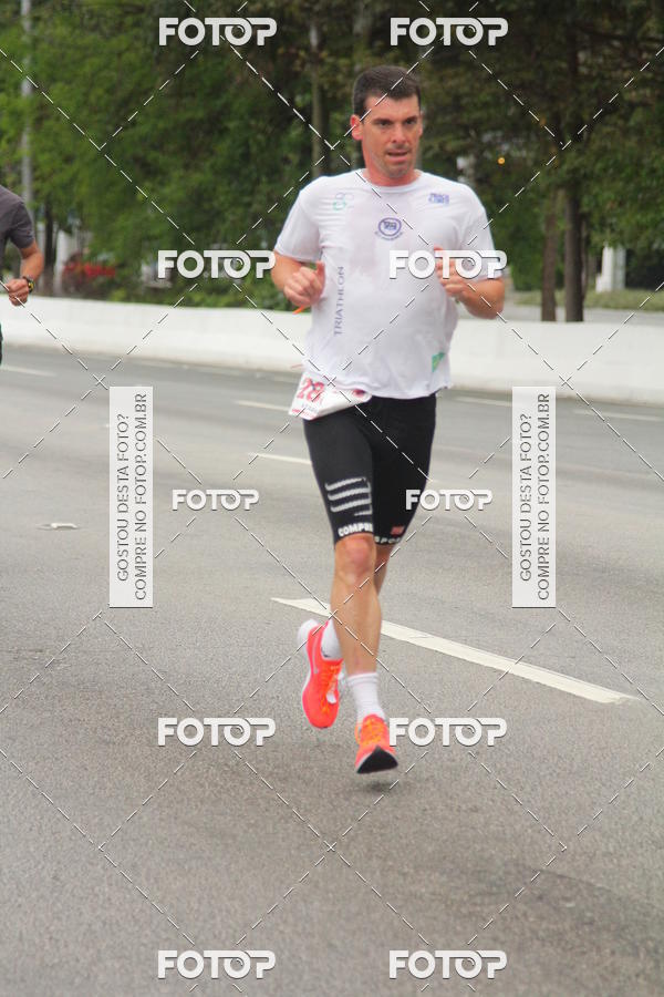 Buy your photos of the eventSantander Track & Field Run Series - Shopping Eldorado on Fotop