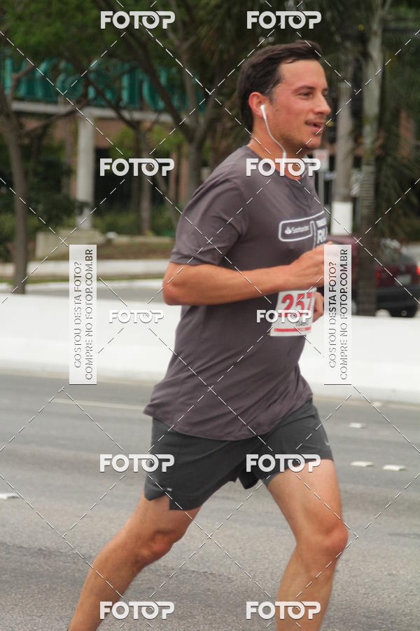 Buy your photos of the eventSantander Track & Field Run Series - Shopping Eldorado on Fotop