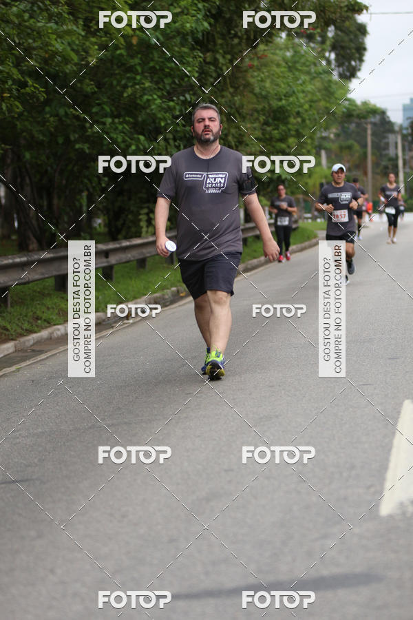 Buy your photos of the eventSantander Track & Field Run Series - Shopping Eldorado on Fotop