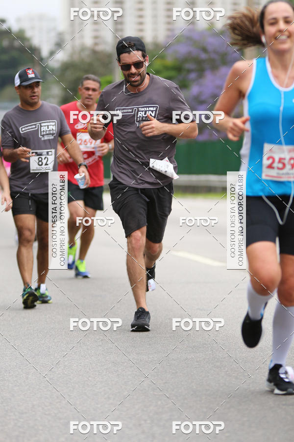 Buy your photos of the eventSantander Track & Field Run Series - Shopping Eldorado on Fotop
