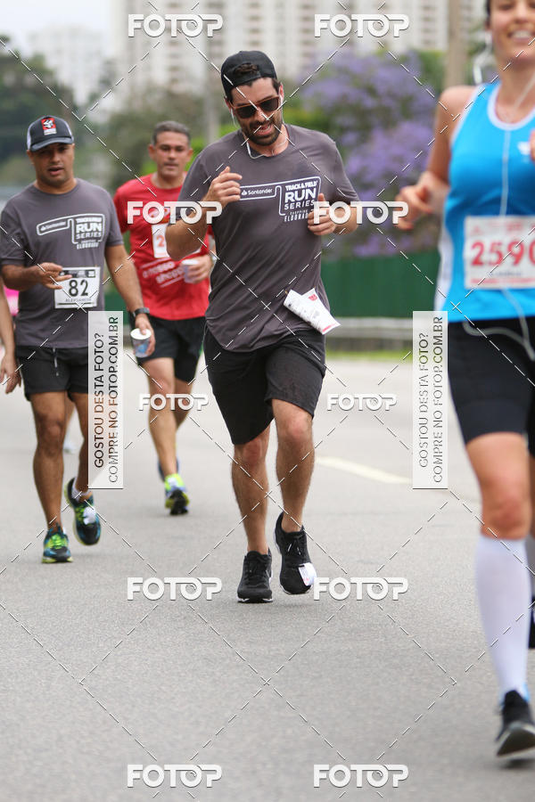 Buy your photos of the eventSantander Track & Field Run Series - Shopping Eldorado on Fotop