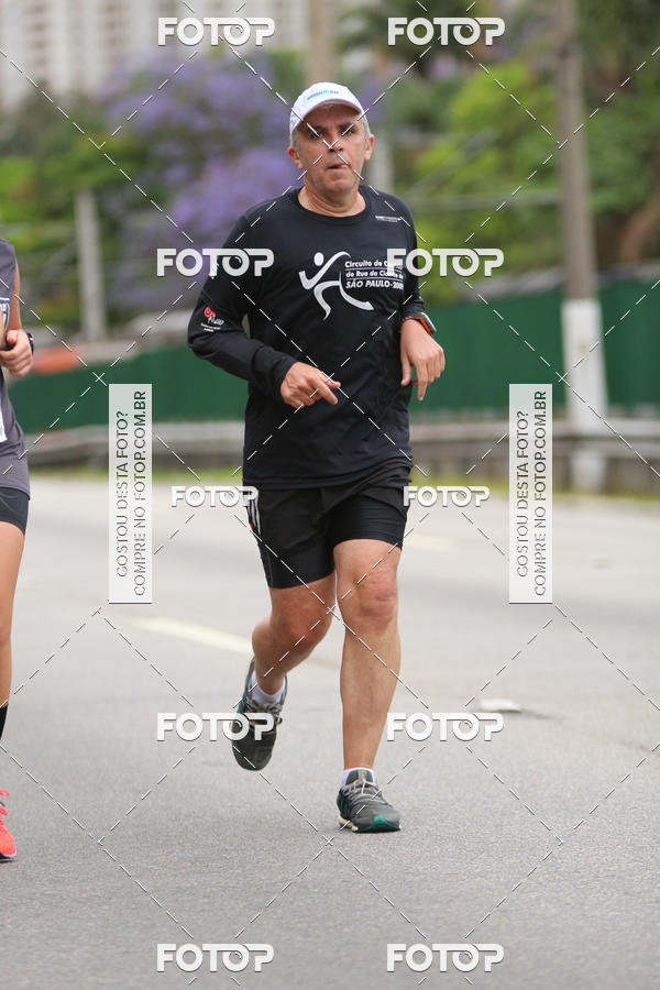 Buy your photos of the eventSantander Track & Field Run Series - Shopping Eldorado on Fotop