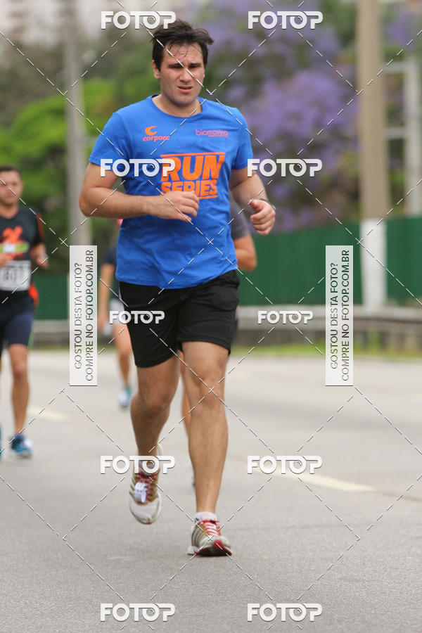 Buy your photos of the eventSantander Track & Field Run Series - Shopping Eldorado on Fotop