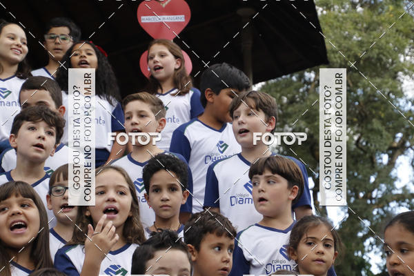 Buy your photos of the eventHomenagem Dia Das Mes - Colegio Diamante Kids on Fotop