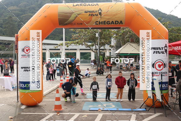 Buy your photos of the eventCorrida Solidria de Inverno 2018 on Fotop
