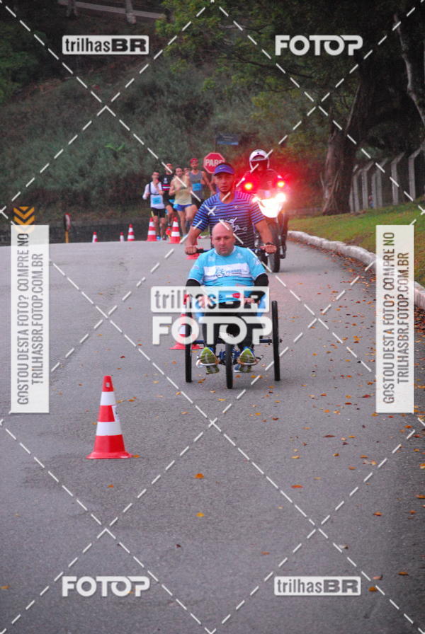 Buy your photos of the eventMeia Maratona Caixa Brusque 2018 on Fotop