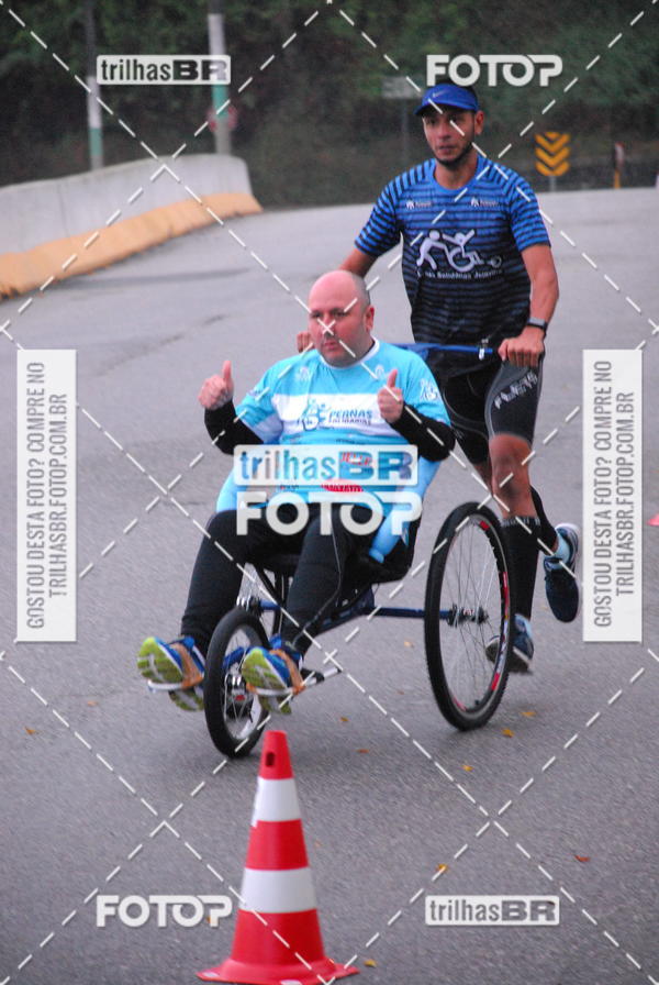 Buy your photos of the eventMeia Maratona Caixa Brusque 2018 on Fotop