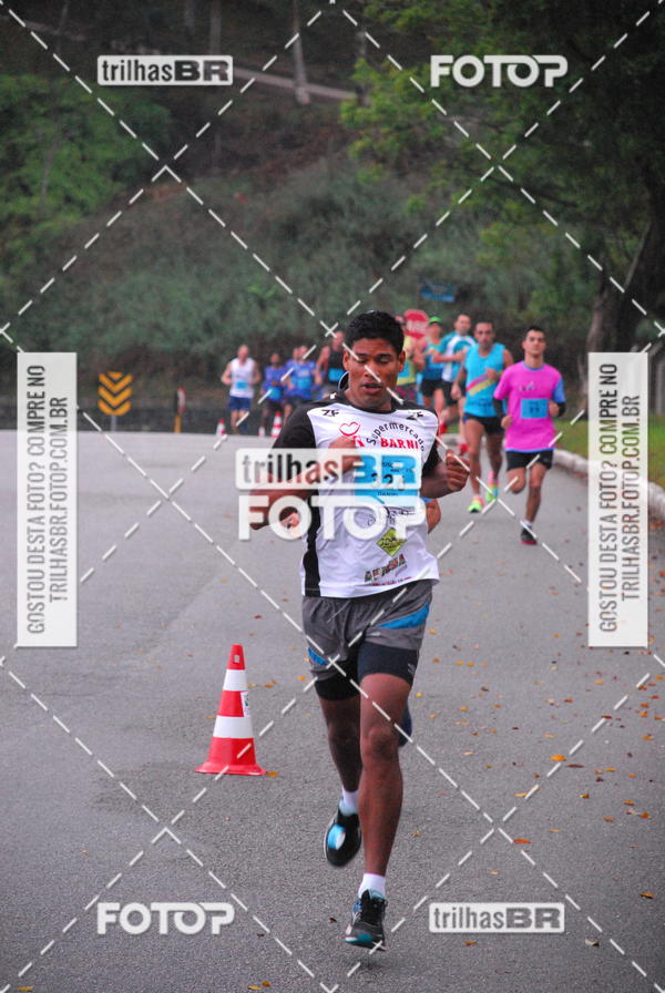 Buy your photos of the eventMeia Maratona Caixa Brusque 2018 on Fotop