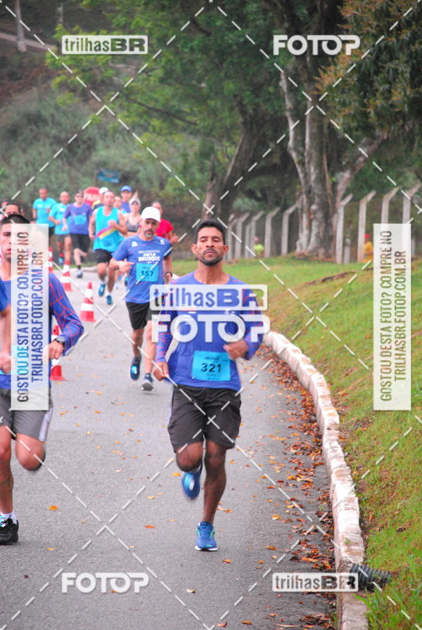 Buy your photos of the eventMeia Maratona Caixa Brusque 2018 on Fotop