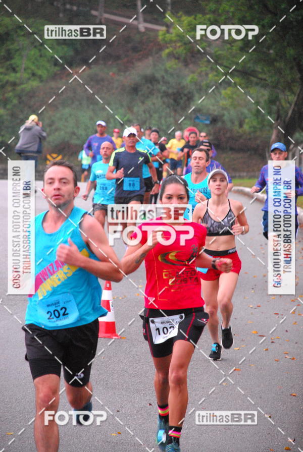Buy your photos of the eventMeia Maratona Caixa Brusque 2018 on Fotop