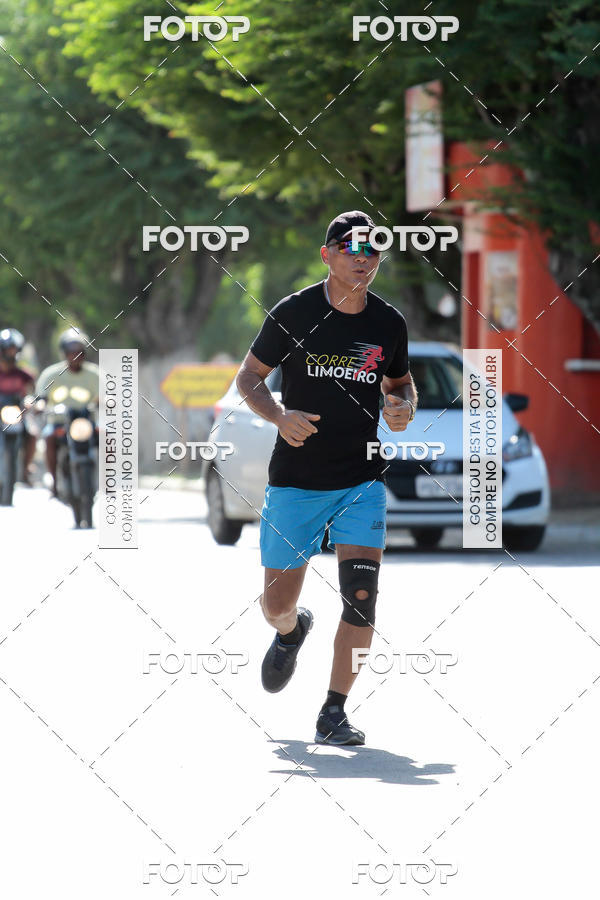 Buy your photos of the eventTreino Comemorativo - 1 ano do Corre Limoeiro on Fotop