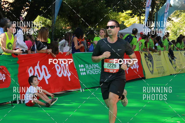 Buy your photos of the eventMeia Maratona Do 2017 on Fotop