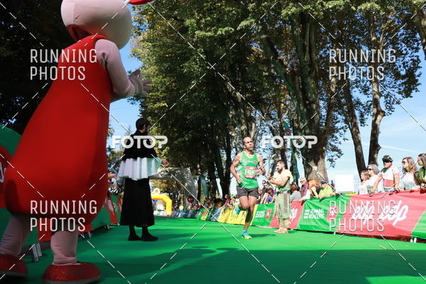 Buy your photos of the eventMeia Maratona Do 2017 on Fotop