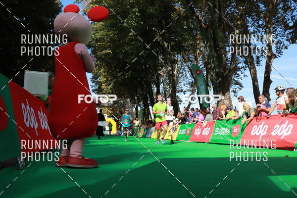 Buy your photos of the eventMeia Maratona Do 2017 on Fotop