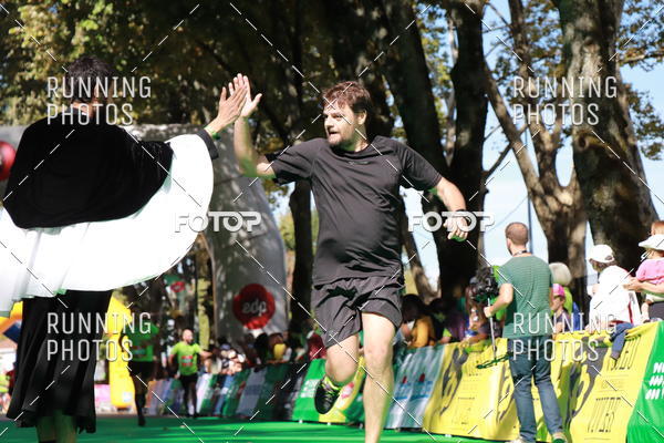 Buy your photos of the eventMeia Maratona Do 2017 on Fotop