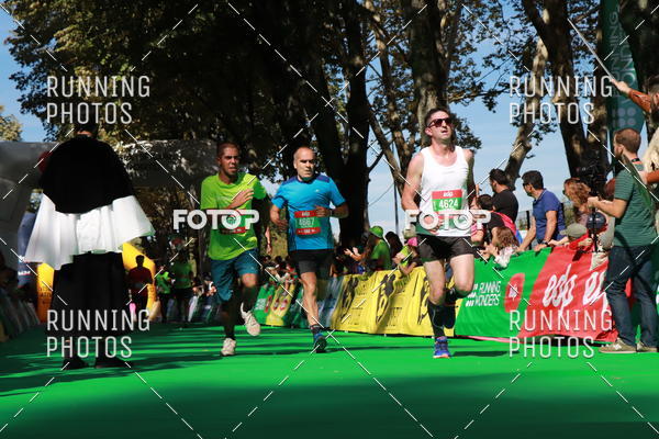 Buy your photos of the eventMeia Maratona Do 2017 on Fotop