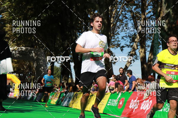 Buy your photos of the eventMeia Maratona Do 2017 on Fotop
