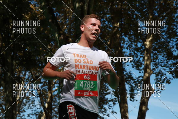 Buy your photos of the eventMeia Maratona Do 2017 on Fotop