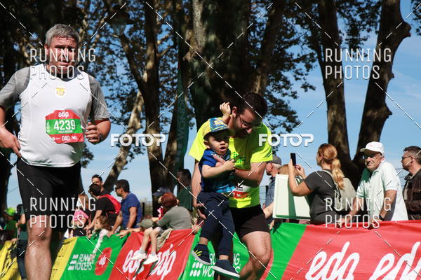 Buy your photos of the eventMeia Maratona Do 2017 on Fotop