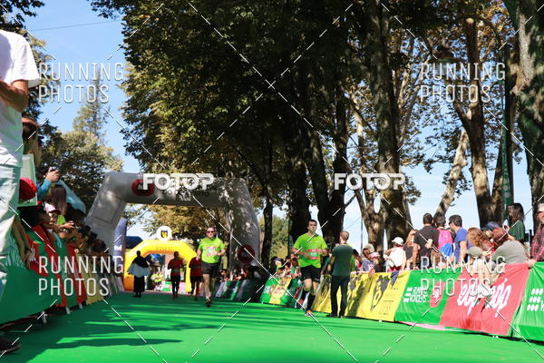 Buy your photos of the eventMeia Maratona Do 2017 on Fotop