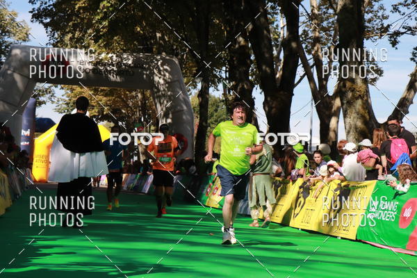 Buy your photos of the eventMeia Maratona Do 2017 on Fotop