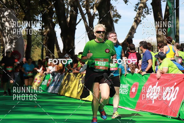 Buy your photos of the eventMeia Maratona Do 2017 on Fotop