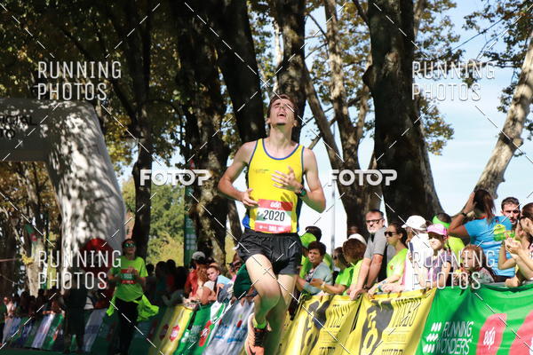 Buy your photos of the eventMeia Maratona Do 2017 on Fotop