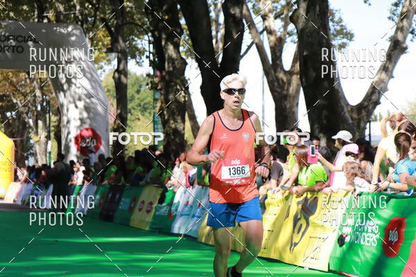 Buy your photos of the eventMeia Maratona Do 2017 on Fotop