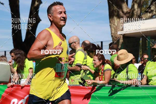 Buy your photos of the eventMeia Maratona Do 2017 on Fotop
