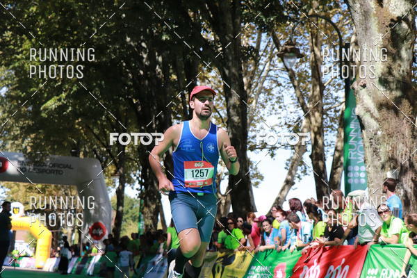 Buy your photos of the eventMeia Maratona Do 2017 on Fotop