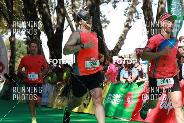 Buy your photos of the eventMeia Maratona Do 2017 on Fotop