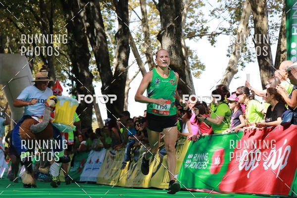 Buy your photos of the eventMeia Maratona Do 2017 on Fotop