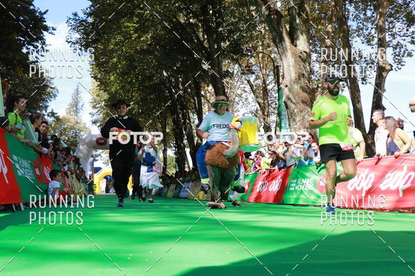 Buy your photos of the eventMeia Maratona Do 2017 on Fotop