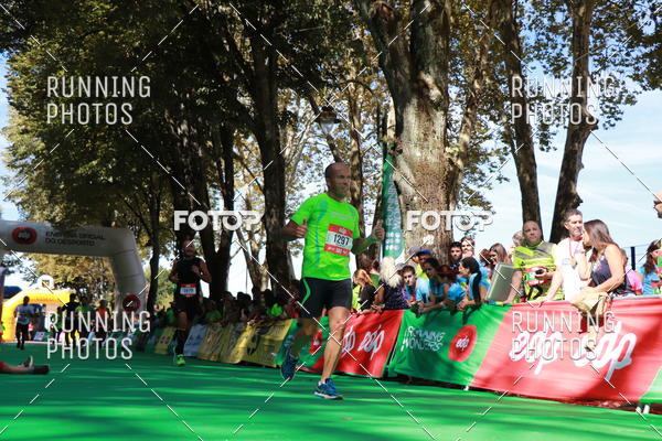 Buy your photos of the eventMeia Maratona Do 2017 on Fotop