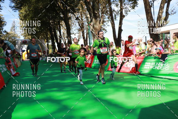 Buy your photos of the eventMeia Maratona Do 2017 on Fotop