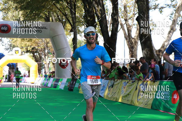 Buy your photos of the eventMeia Maratona Do 2017 on Fotop