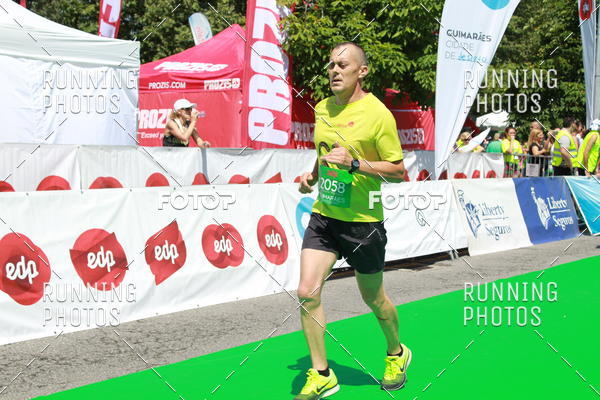 Buy your photos of the eventMeia Maratona Guimares 2016 on Fotop