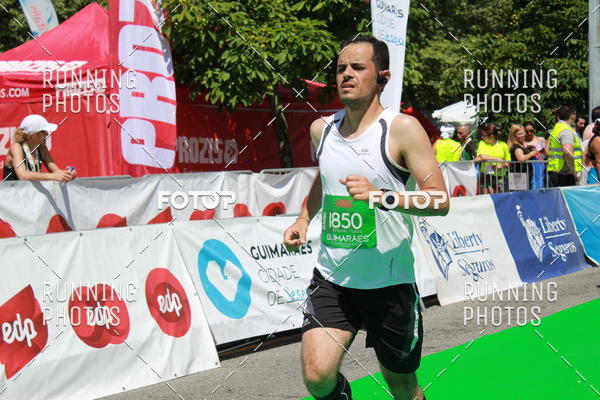 Buy your photos of the eventMeia Maratona Guimares 2016 on Fotop