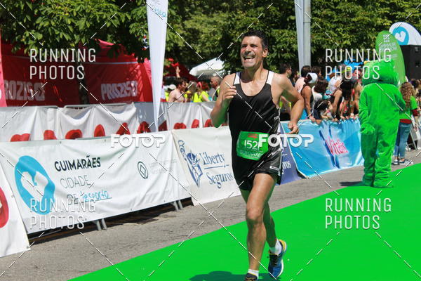 Buy your photos of the eventMeia Maratona Guimares 2016 on Fotop