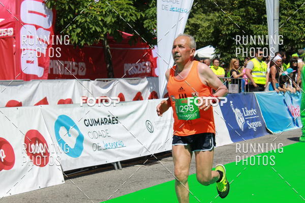 Buy your photos of the eventMeia Maratona Guimares 2016 on Fotop