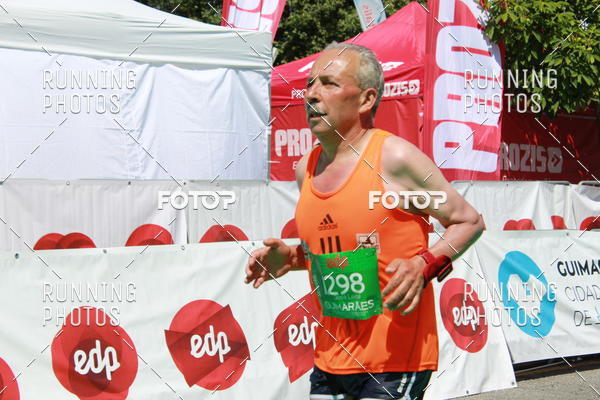 Buy your photos of the eventMeia Maratona Guimares 2016 on Fotop