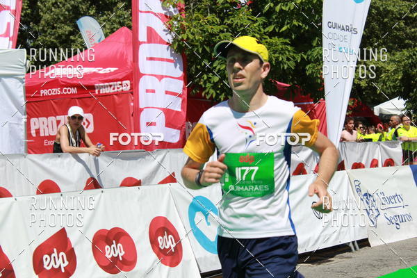 Buy your photos of the eventMeia Maratona Guimares 2016 on Fotop