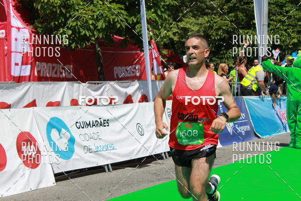 Buy your photos of the eventMeia Maratona Guimares 2016 on Fotop