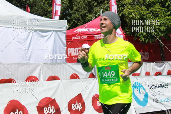 Buy your photos of the eventMeia Maratona Guimares 2016 on Fotop