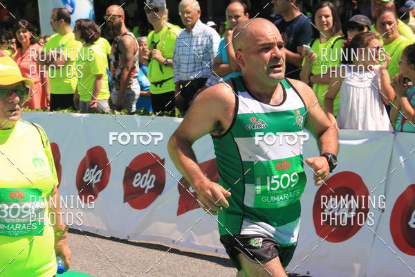 Buy your photos of the eventMeia Maratona Guimares 2016 on Fotop