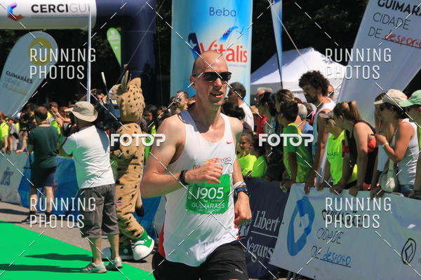 Buy your photos of the eventMeia Maratona Guimares 2016 on Fotop