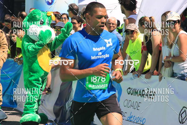 Buy your photos of the eventMeia Maratona Guimares 2016 on Fotop