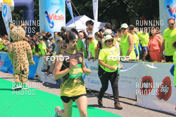 Buy your photos of the eventMeia Maratona Guimares 2016 on Fotop