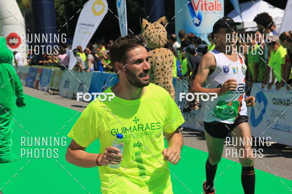Buy your photos of the eventMeia Maratona Guimares 2016 on Fotop