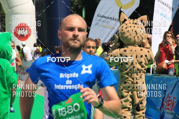 Buy your photos of the eventMeia Maratona Guimares 2016 on Fotop